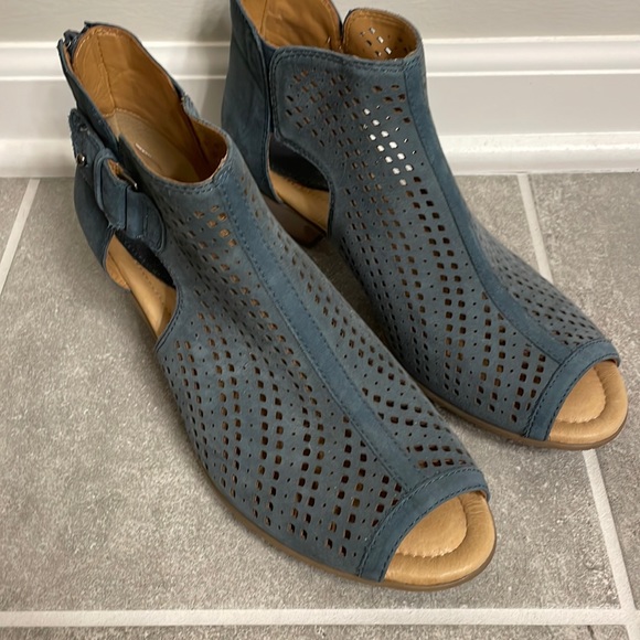 Earth Shoes - EARTH KERI open toe booties